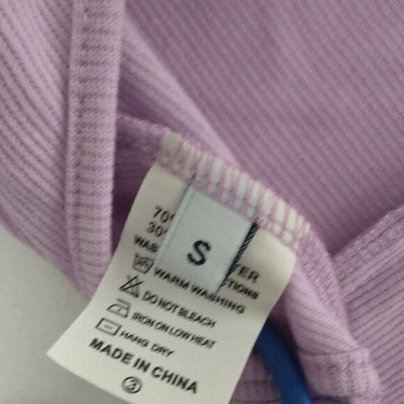 Tank Top Solid Knitted T-shirt NWOT - Picture 2 of 3